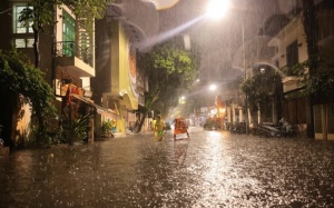 Bắc Bộ tiếp tục mưa dông, tập trung vào đêm và sáng sớm