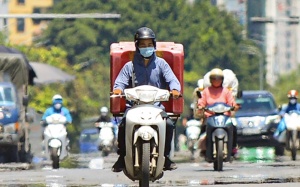 Nắng nóng bao trùm đồng bằng Bắc Bộ và Trung Bộ