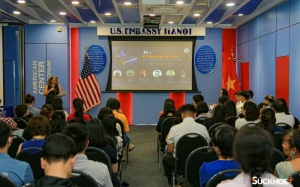 AI không thể cạnh tranh được với con người trong môi trường thông tin “Premium”