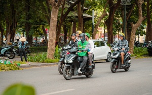 Bắc Bộ ngày nắng gay gắt, đêm mưa dông nhiều nơi 