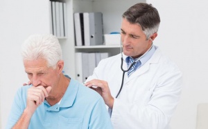 Những điều cần biết về viêm phổi ở người cao tuổi