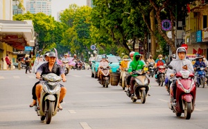 Bắc Bộ và Trung Bộ nắng nóng, Nam Bộ mưa dông vài nơi