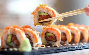 Cách phòng tránh ngộ độc thực phẩm khi thưởng thức sushi   