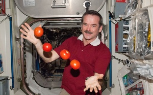 Phi hành gia kiêng ăn gì khi bay vào vũ trụ?