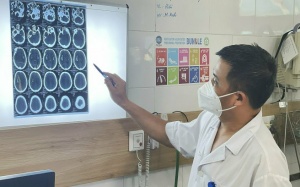 1 người tử vong, 4 người cấp cứu do ngộ độc rượu, Bộ Y tế thông báo khẩn