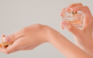 Loạt lô nước hoa và dầu xả bị đình chỉ lưu hành và thu hồi trên toàn quốc