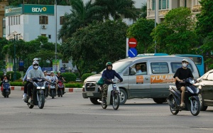 Hà Nội mưa rải rác vài nơi, trời dịu mát