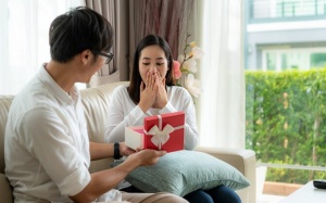 Tử vi thứ Sáu (2/8/2024): Thiên Bình có thể tạo bất ngờ cho bạn bè, người thân