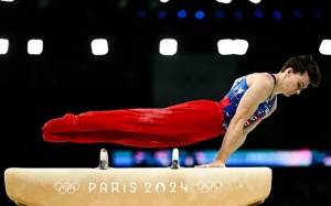 Vận động viên thể dục dụng cụ Olympic mắc 2 bệnh về mắt  