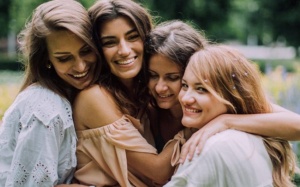 Lý do bạn nên “hào phóng” hơn với nụ cười