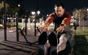 Ngủ ngon hơn nhờ 3 phút tập thể dục vào buổi tối