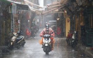 Bắc Bộ còn mưa vài nơi, Trung Bộ nắng nóng