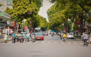 Bắc Bộ và Trung Bộ nắng nóng, Nam Bộ mưa dông