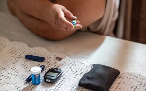 Đái tháo đường: Đường huyết ổn định rồi có bỏ tiêm insulin được không?