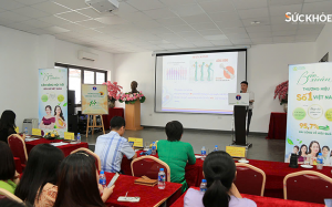 Hiểu về nội tiết tố nữ giúp chị em tuổi mãn kinh khỏe, tự tin và hạnh phúc