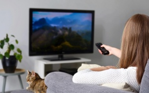 Chứng “nghiện” tivi làm tăng nguy cơ mắc chứng sa sút trí tuệ