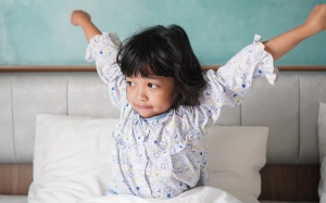 Giúp con điều chỉnh lịch thức ngủ cho năm học mới