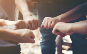 Tử vi thứ Sáu (30/8/2024): Bảo Bình sẵn sàng hỗ trợ mọi người xung quanh