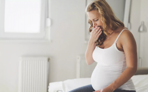 Vì sao nhiều chị em bị khô miệng khi mang thai?