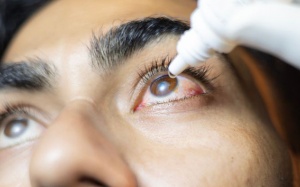 Lưu ý về sức khỏe mắt trong mùa bão lũ