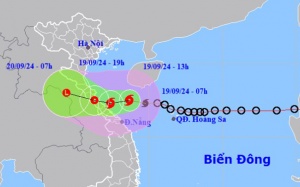 Bão số 4 dự kiến đổ bộ vào miền Trung trong chiều nay, gây mưa lớn