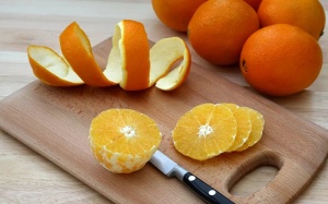 Hesperidin: Chất chống oxy hóa mạnh mẽ trong vỏ, cùi quả cam chanh