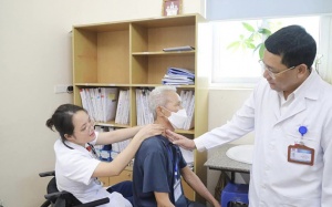 Nữ bác sĩ nội trú Bệnh viện K trở lại làm việc 