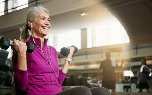 Làm thế nào để bảo vệ sức khỏe xương tuổi mãn kinh?