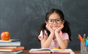 Làm thế nào để bảo vệ 'cửa sổ tâm hồn' cho trẻ?