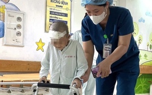 Bé trai 7 tuổi ở Làng Nủ đã được xuất viện