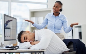 Cách giúp bạn tỉnh táo sau một đêm mất ngủ