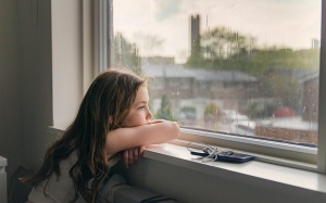 Con đầu lòng và con một trong nhà dễ bị trầm cảm, rối loạn lo âu