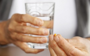 TPBVSK Ích Tâm Khang Platinum có dùng chung với thuốc chống đông máu được không?