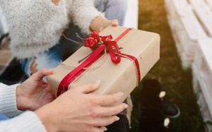 Tử vi thứ Sáu (15/11/2024): Cự Giải có thể nhận được nhiều món quà bất ngờ