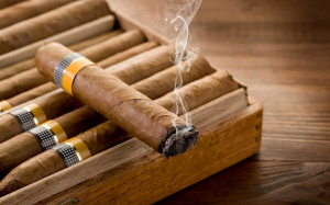 Nguy cơ mắc ung thư cao khi hút xì gà