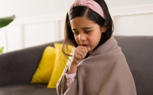 Trẻ bị viêm phế quản có cần dùng kháng sinh?