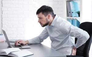 Biện pháp nhỏ giúp cải thiện tư thế cho dân công sở