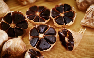 Tỏi đen: Thực phẩm “vàng” cho người bệnh tim mạch 