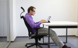 Tư thế ngồi gây lo âu, mất ngủ?