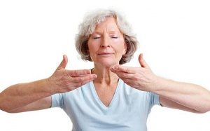 Tập thở - Phương pháp phòng bệnh hô hấp cho người cao tuổi mùa lạnh