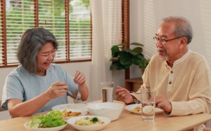 Tuổi già và dinh dưỡng: Những yếu tố không thể bỏ qua