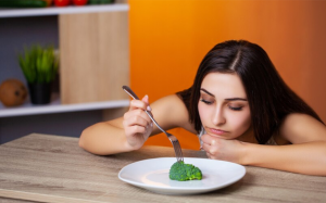 Rủi ro đằng sau những chế độ ăn kiêng cực đoan