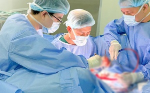 Phát hiện ung thư hiếm gặp qua dấu hiệu tiểu máu