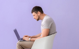 3 bài tập cho người hay ngồi gù lưng