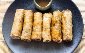 Những tác hại khi ăn quá nhiều nem rán ngày Tết?