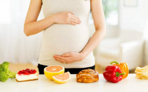 Mẹ bầu nên ăn uống thế nào ngày Tết?