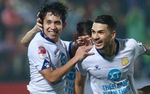 Bóng đá Việt và chuyện “nhà giàu cũng khóc”