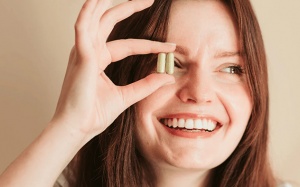 Bổ sung dưỡng chất nào khi bị khô mắt?