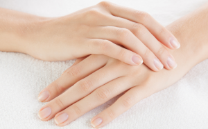 Những thói quen khiến đôi bàn tay nhanh lão hoá