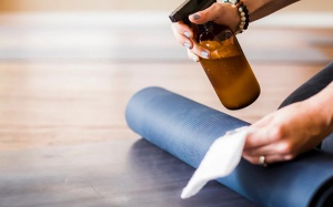 Tập yoga thường xuyên nhưng bạn có vệ sinh thảm đúng cách?